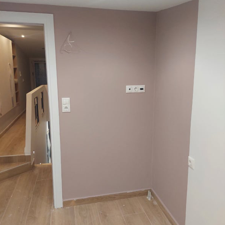 Ανακαίνιση σπιτιού, βάψιμο και ηλεκτρολογικές εγκαταστάσεις